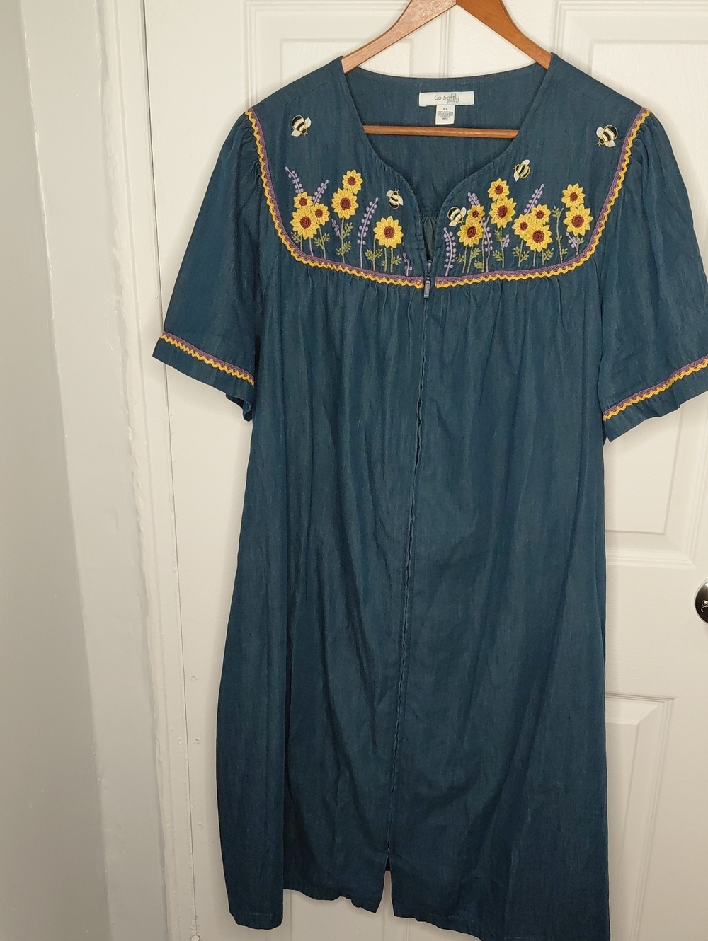 Vintage-Style Teal Midi Dress with Sunflower Embroidery